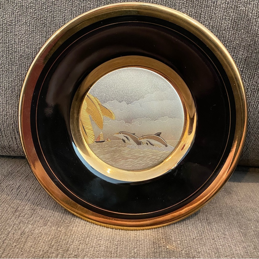 Art of Chokin 24K Gold Rim Collector Plate Dolphins Sailboat Palm Tree Black